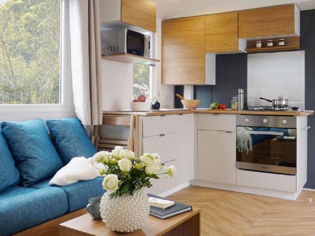 Chalet Op Camping Lauwersoog Met 3 Slaapkamers En Vaatwasser - Joycasa 외부 사진