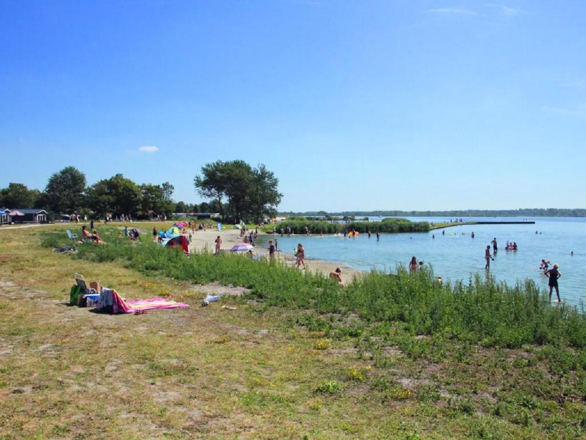 Chalet Op Camping Lauwersoog Met 3 Slaapkamers En Vaatwasser - Joycasa 외부 사진
