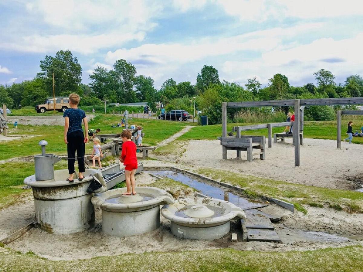 Chalet Op Camping Lauwersoog Met 3 Slaapkamers En Vaatwasser - Joycasa 외부 사진